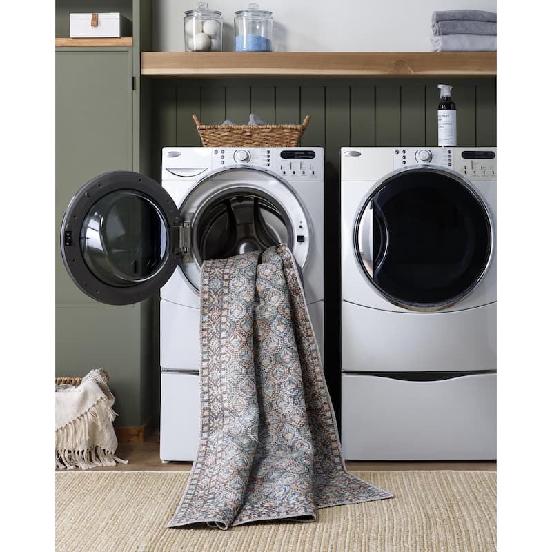 Livabliss Traditional Vinny Diamond Washable Area Rug