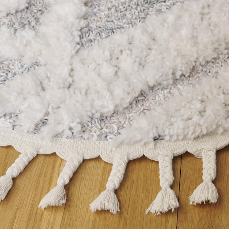 SAFAVIEH Moroccan Tassel Shag Marybelle 2-inch Thick Rug