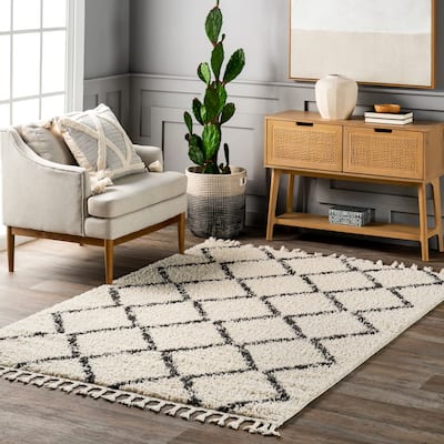 Nuloom Ivory Moroccan Trellis Soft Plush Tassel Shag Area Rug