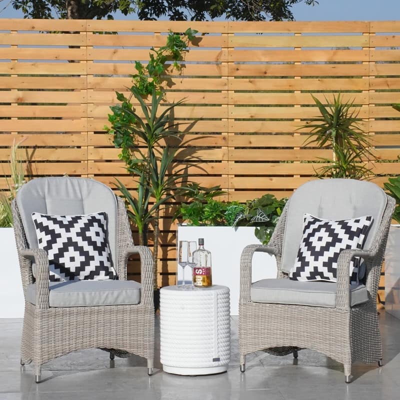 3-Piece Gray Wicker Armchairs with Side Table