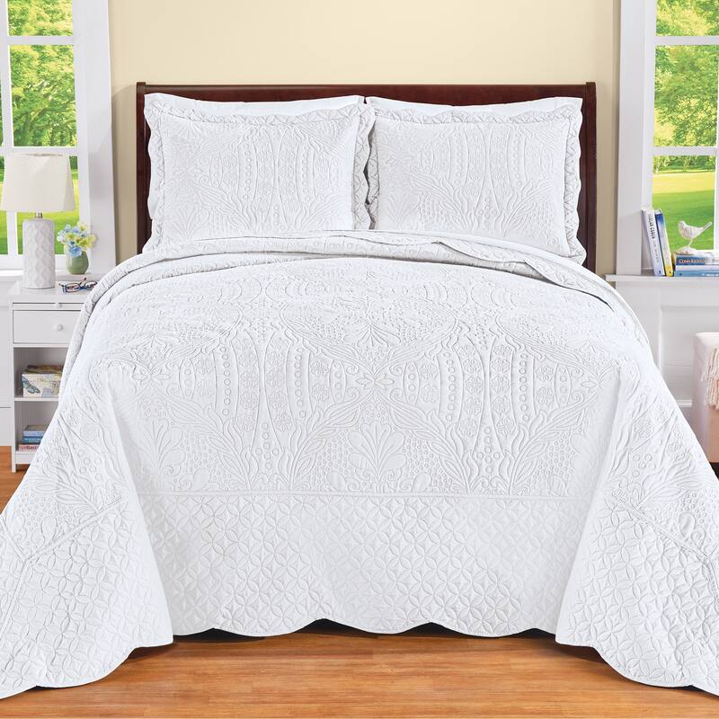 Demi Oversized Textured Medallion Design Scalloped Edge Bedspread - White - Twin