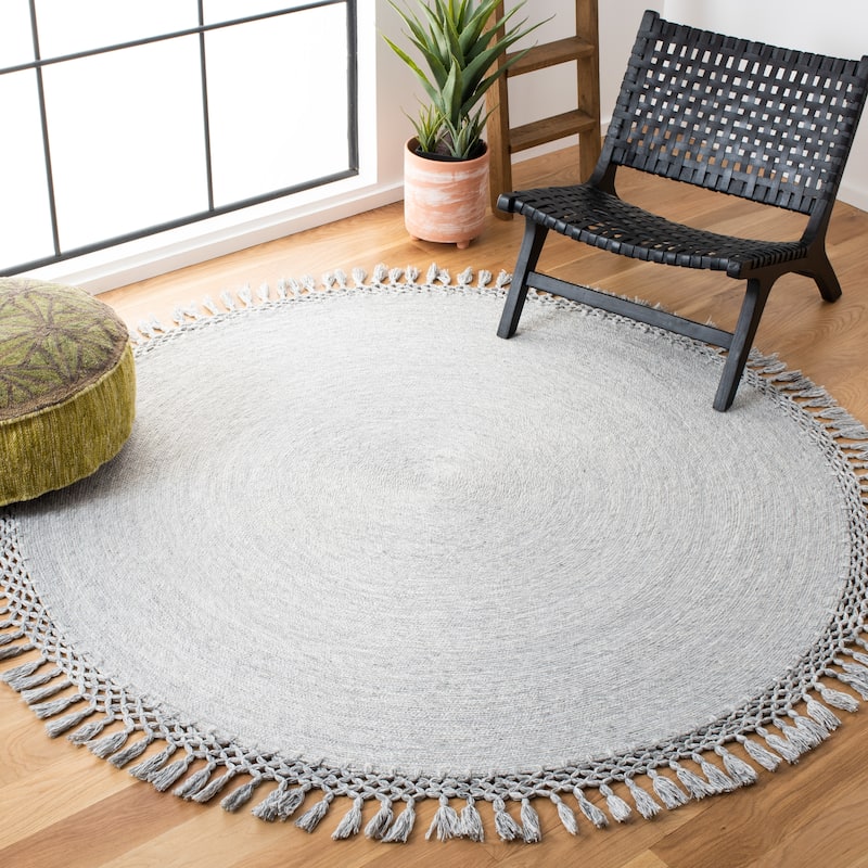 SAFAVIEH Handmade Sahara Iridian Tassel Rug - 4' Round - Grey