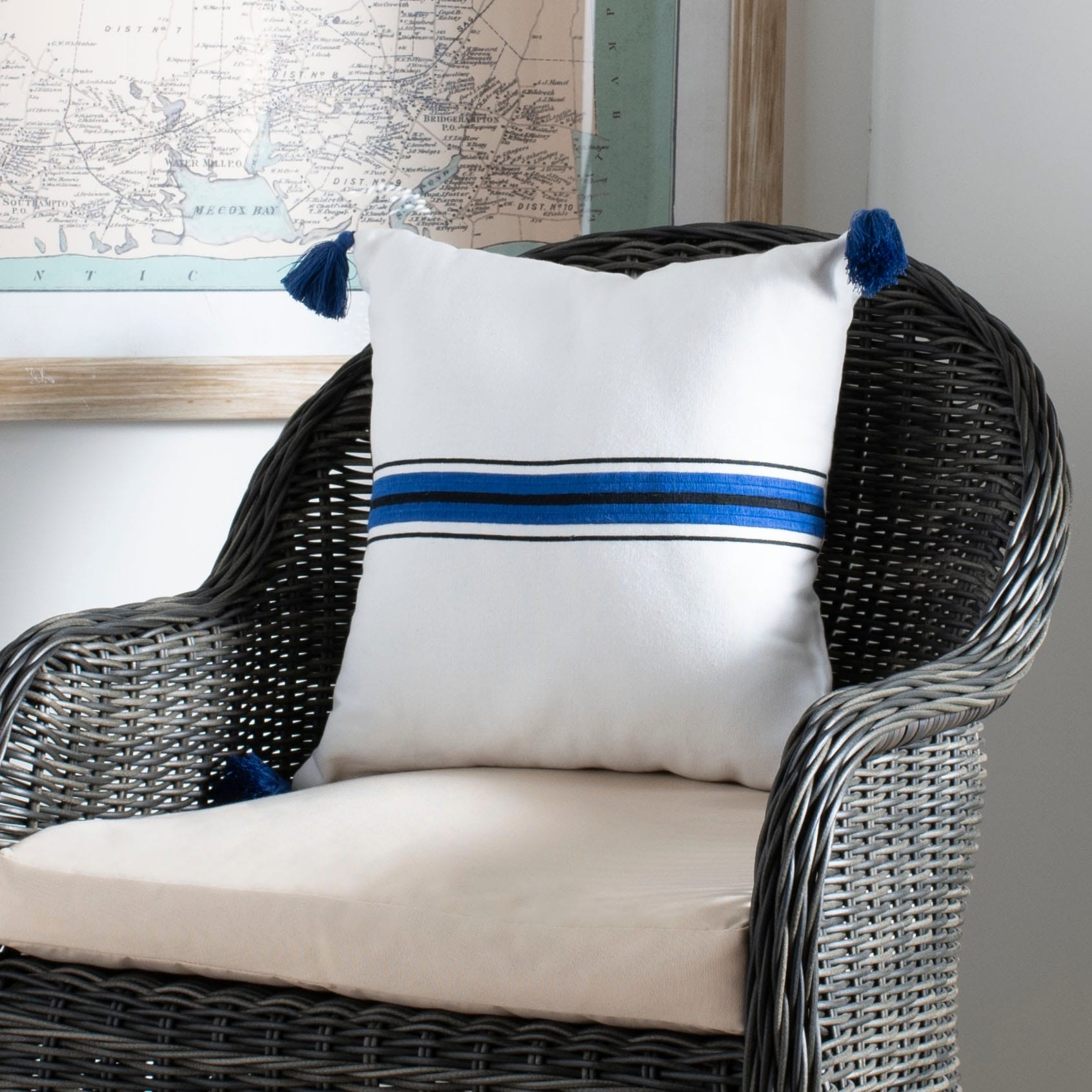 SAFAVIEH Vangelija Decorative Pillow