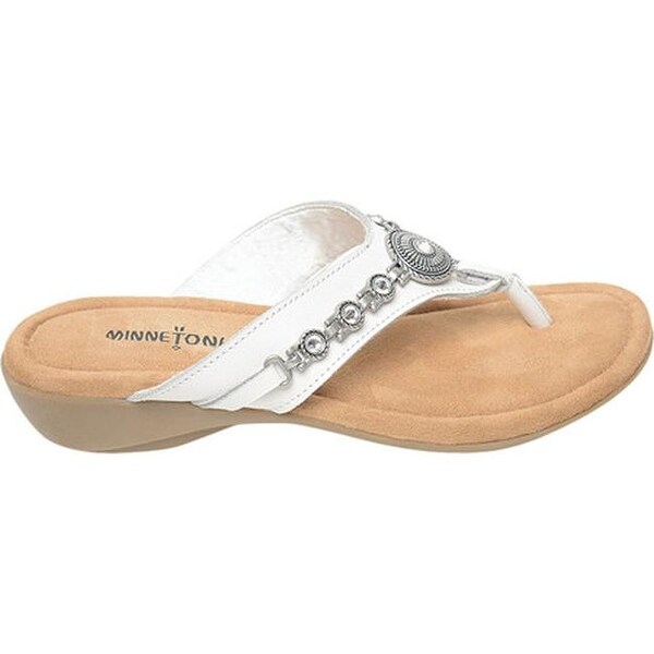 minnetonka daisy sandals