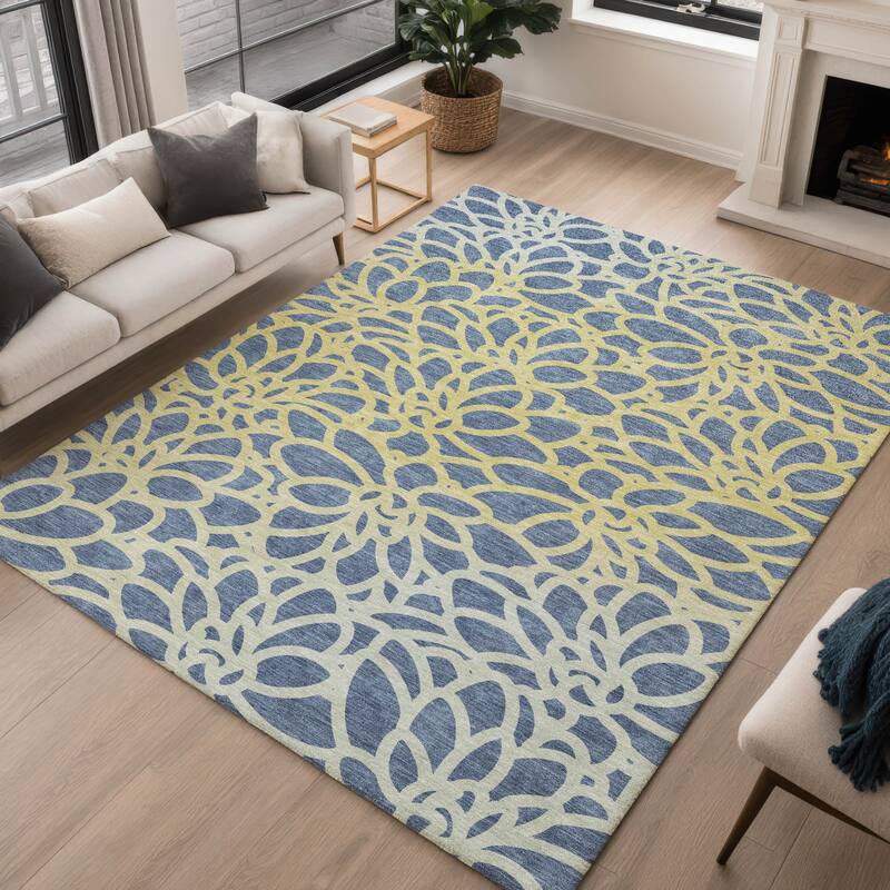 Machine Washable Indoor/ Outdoor Floral Craze Chantille Rug