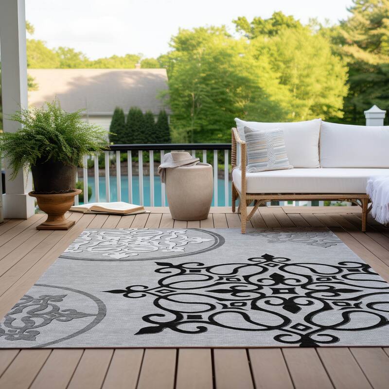 Machine Washable Indoor/ Outdoor Chantille Bold Medallion Rug
