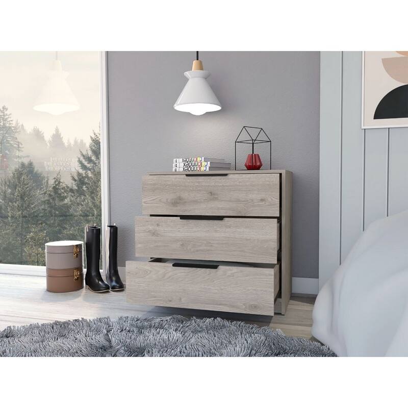 3 Drawers Dresser And Superior Top