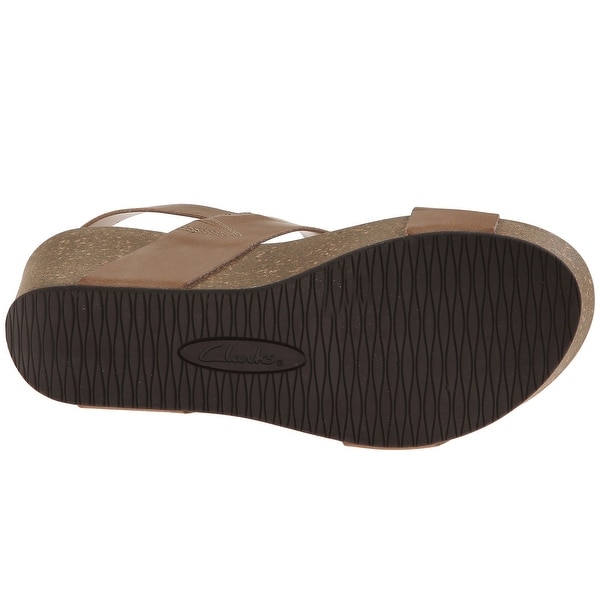 clarks auriel fin sandals