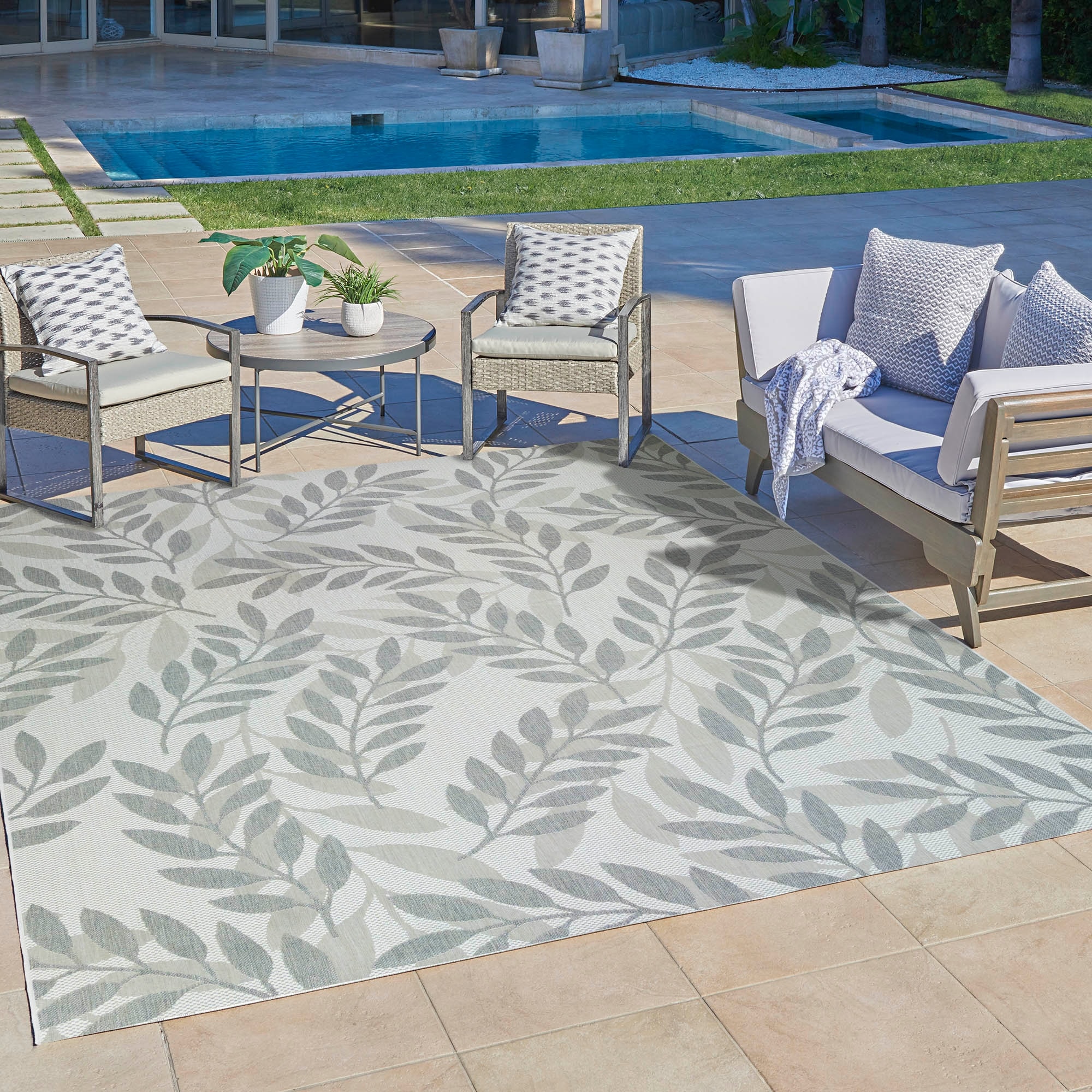 Gertmenian Paseo Faiza Light Grey Casual Leaf Flatweave Indoor/ Outdoor Area Rug