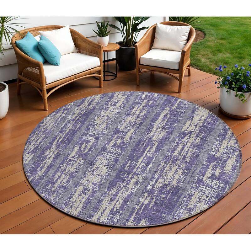 HomeRoots Striped Transitional Rectangle Outdoor Rug - 8' Round