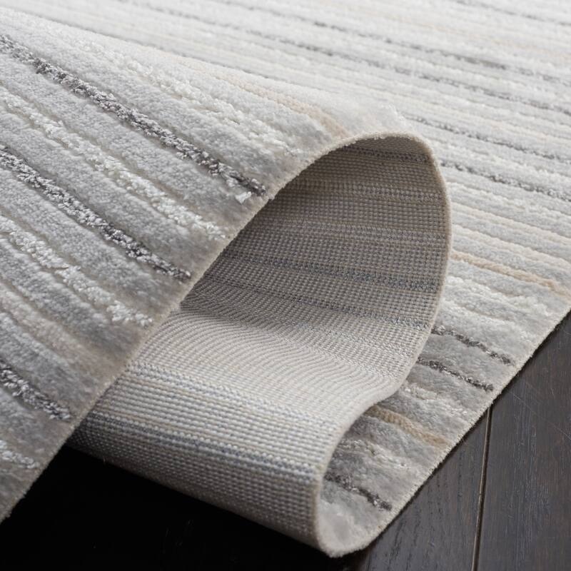SAFAVIEH Whisper Janie Contemporary Stripe Fringe Rug
