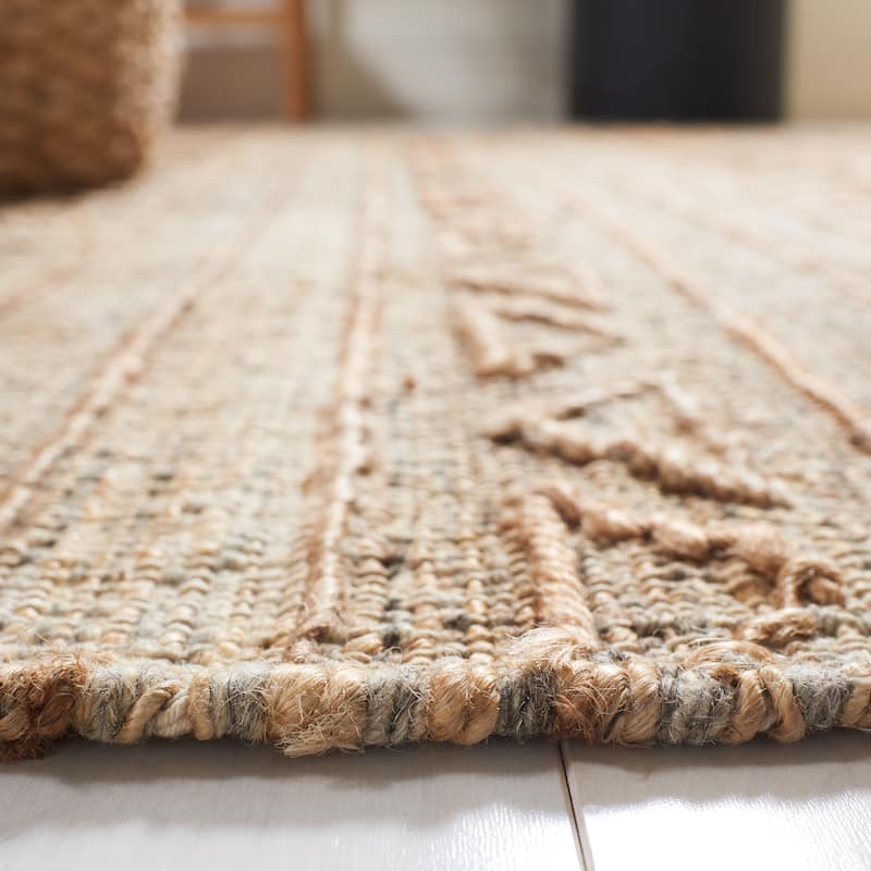 SAFAVIEH Handmade Natural Fiber Endorina Boho Jute Fringe Rug