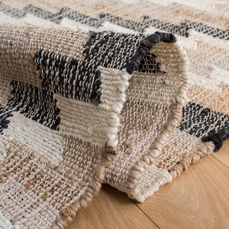 SAFAVIEH Handmade Natural Fiber Saniya Boho Tribal Jute Fringe