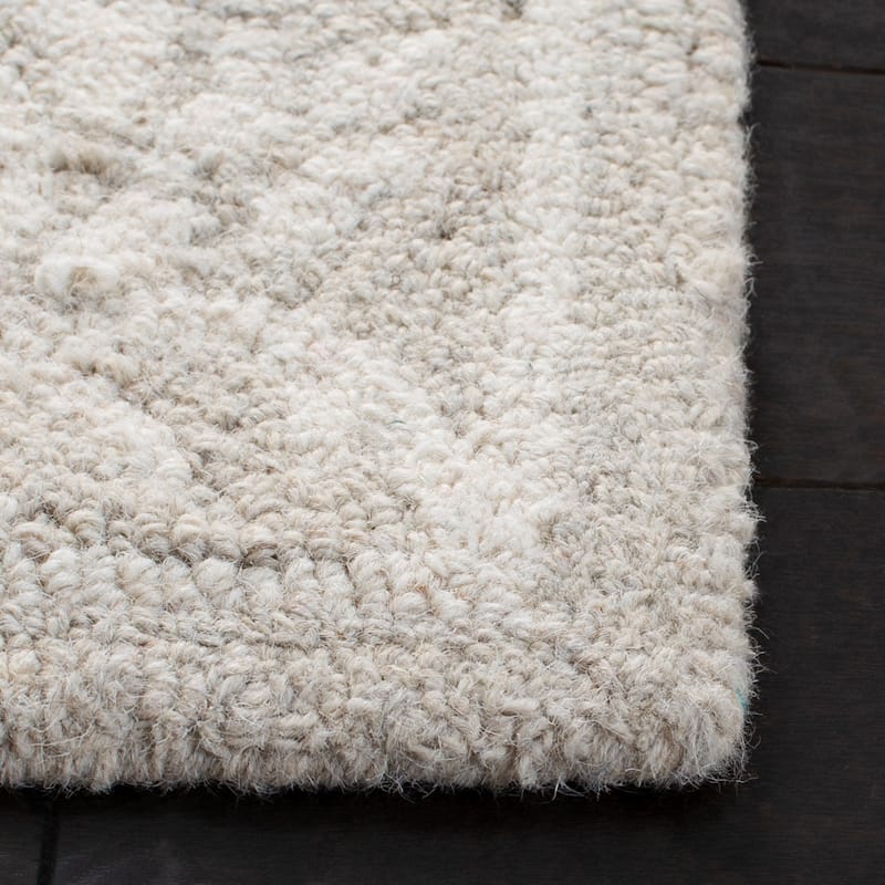SAFAVIEH Handmade Micro-Loop Sarma Wool Rug - 2'6" x 4' - Silver/Ivory - Rectangle