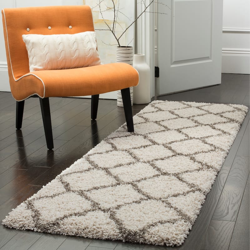 SAFAVIEH Hudson Shag Athena Trellis 2-inch Thick Rug - 2'3" x 12' Runner - Ivory/Grey