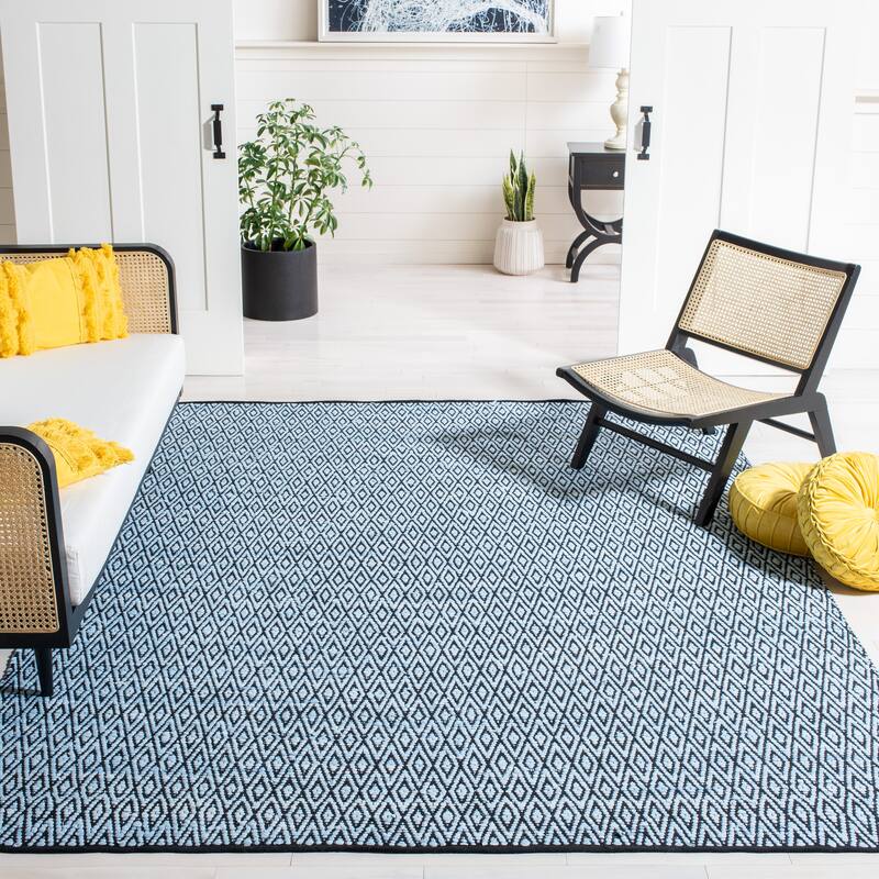 SAFAVIEH Handmade Montauk Siubhan Cotton Rug - 8' x 10' - Green/Black