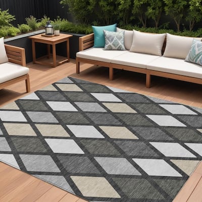 HomeRoots Geometric Transitional Rectangle Outdoor Rug