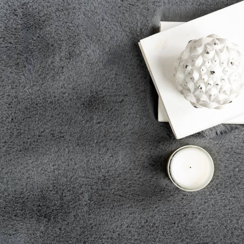 Nuloom Eline SuperiorWash Faux Sheepskin Machine Washable Area Rug