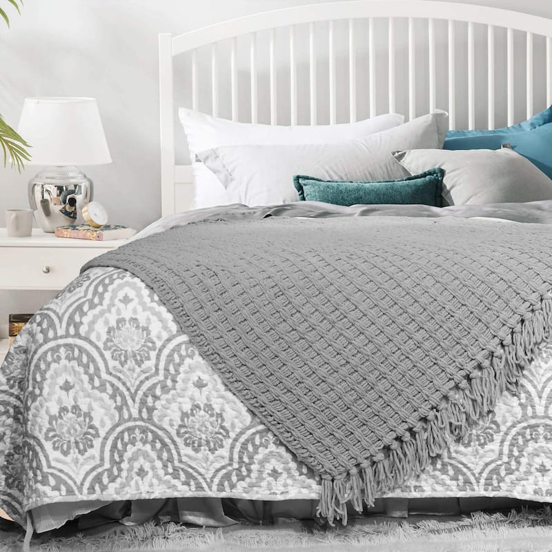 Space Yarn Solid Color Knitted Throw Blanket