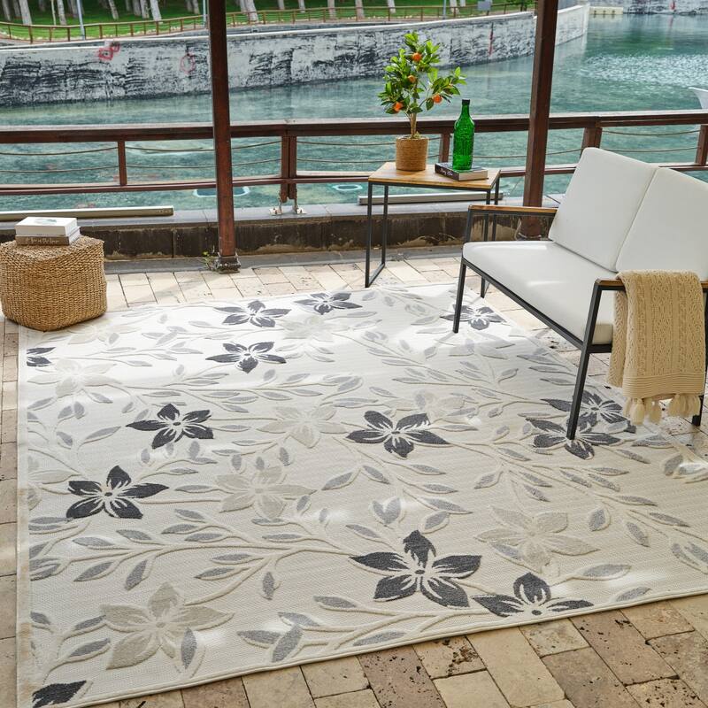 Aluri Garden-Inspired Weather Resistant Current & Stylish Outdoor Rug