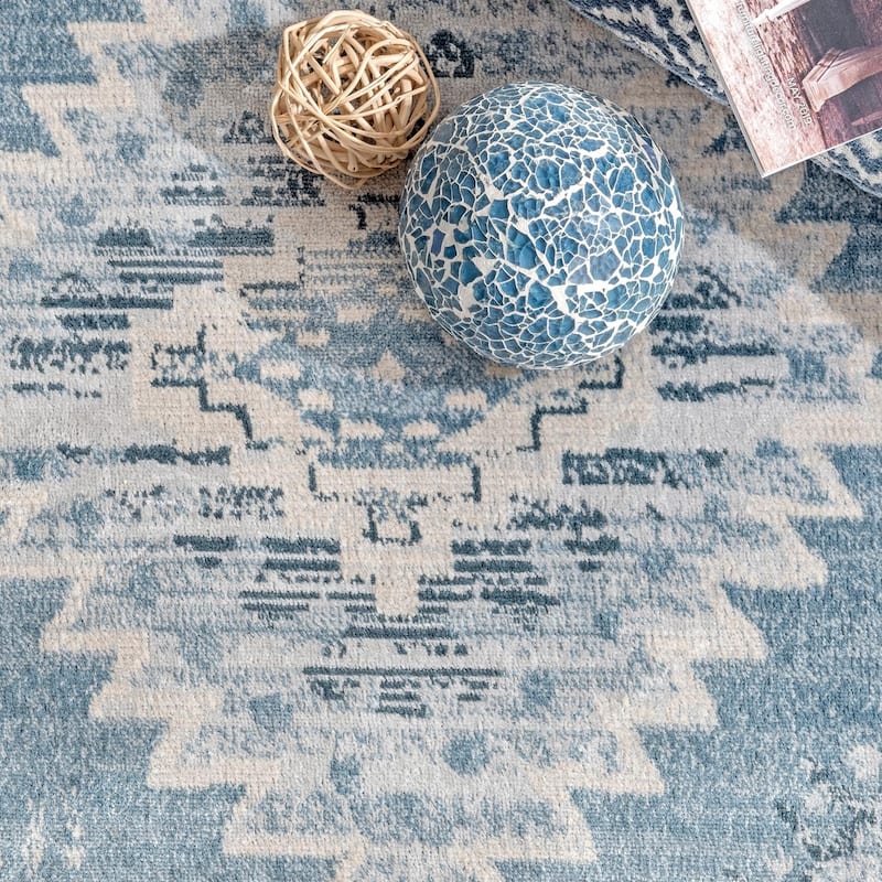 Nuloom Venice Fringed Area Rug