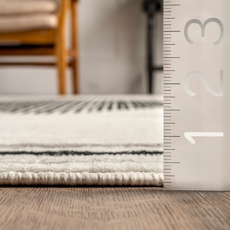 Nuloom Dara Contemporary Geometric Area Rug