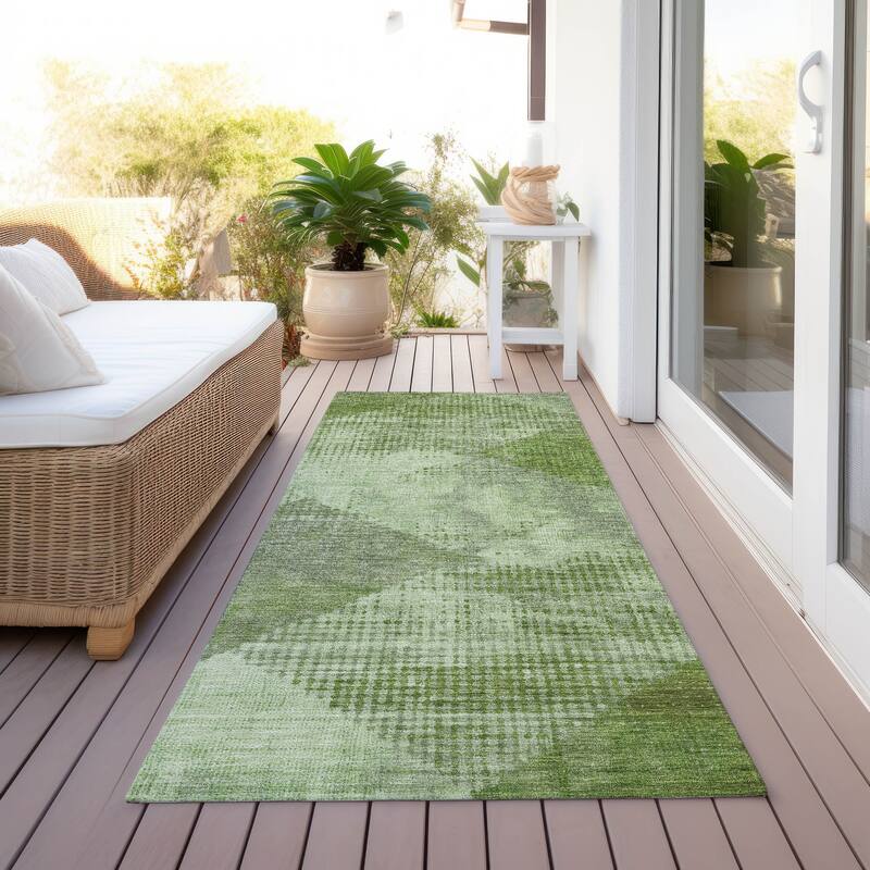 Machine Washable Indoor/ Outdoor Diamond Ombre Chantille Rug