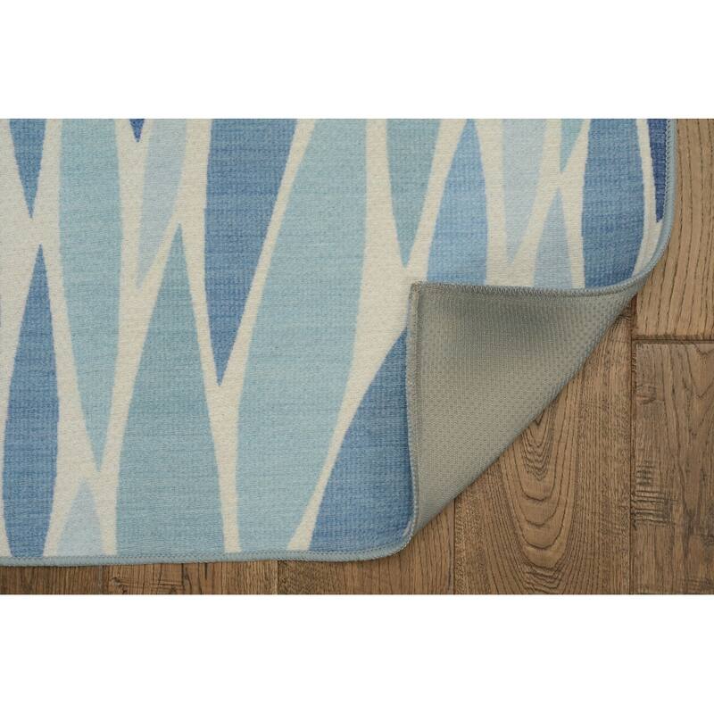 Indoor/Outdoor Water Resistant Deltona Green & Ivory Washable Area Rug Washable Area Rug - 2' x 3'