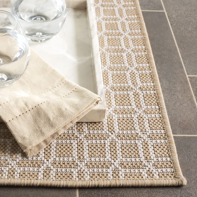 SAFAVIEH Terrace Ganit Indoor/Outdoor Washable Backyard Patio Rug