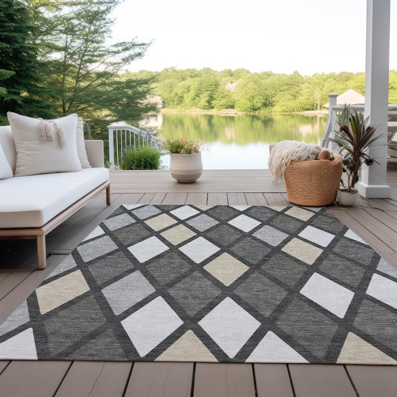 Machine Washable Indoor/ Outdoor Chantille Diamond Prism Rug - Gray - 2'6" x 3'10"