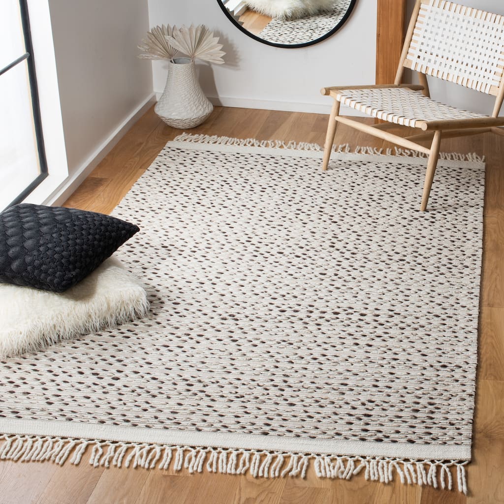 SAFAVIEH, Handmade Vermont Kristal New Zealand Wool Rug
