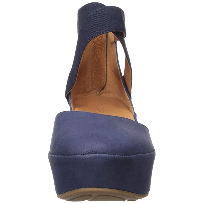 gentle souls by kenneth cole nyssa