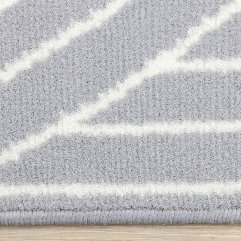 Forte Grey White Curved Arches Indoor Area Rug, 5'3" x 7'5"