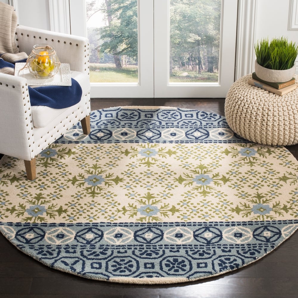 SAFAVIEH Handmade Bella Luanna Modern Floral Wool Rug