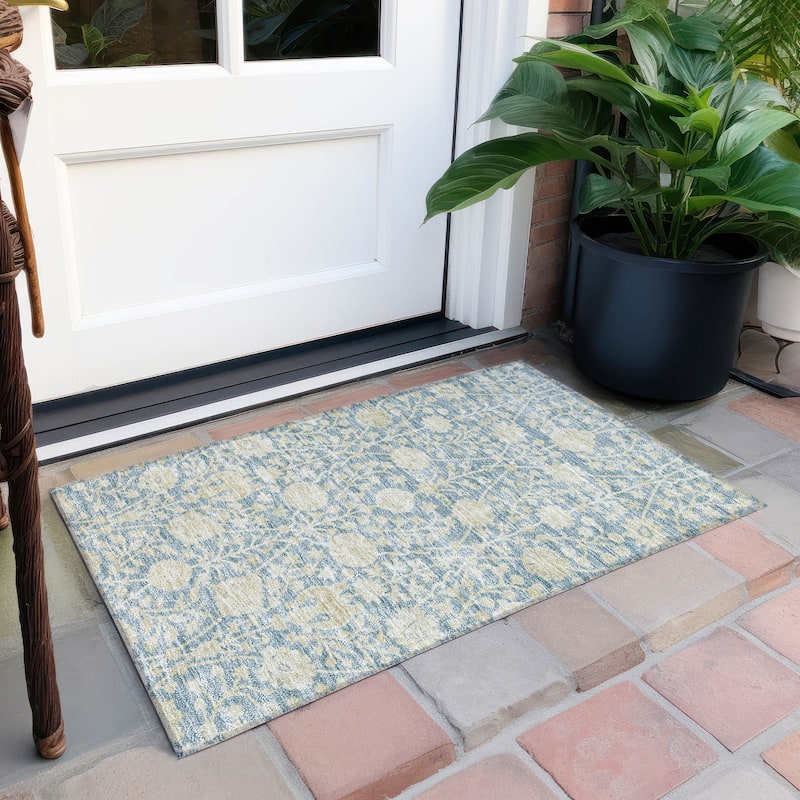 Machine Washable Indoor/ Outdoor Traditional Kashan Chantille Rug