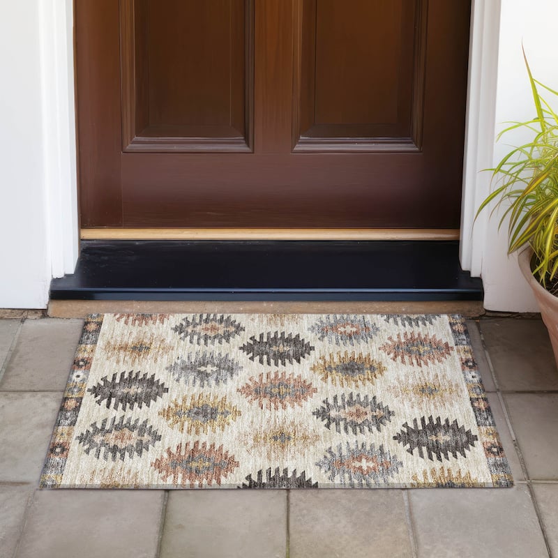 Machine Washable Indoor/ Outdoor Boho Tribal Chantille Rug - Beige - 1'8" x 2'6"