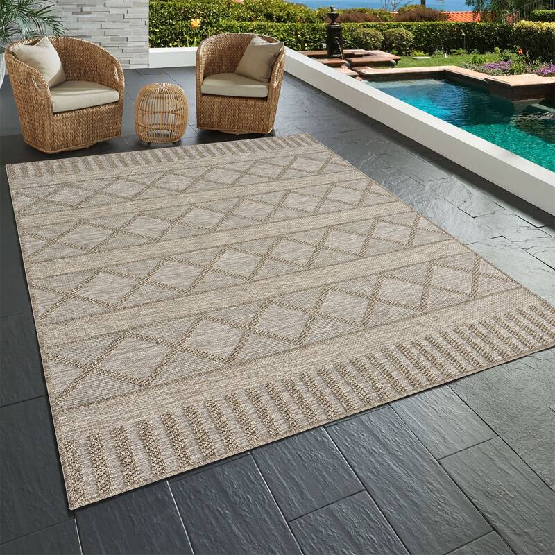 Sevita Tan/Brown Contemporary Diamond Indoor Outdoor Area Rug