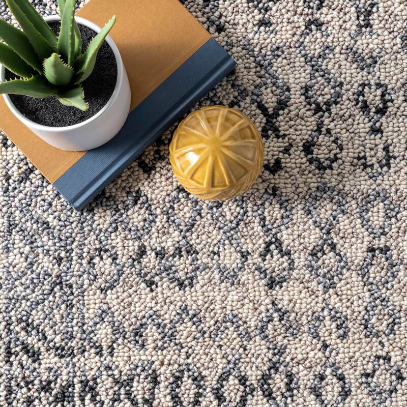 Nuloom Elodie Distressed Diamonds Area Rug