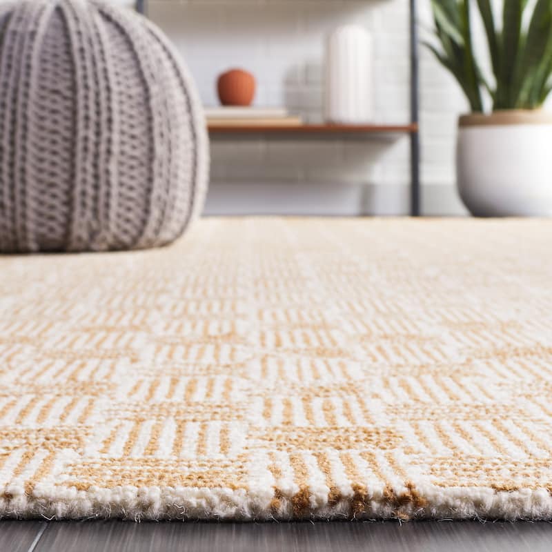 SAFAVIEH Handmade Micro-Loop Courteney Transitional Wool Rug
