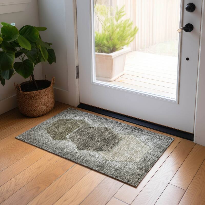 Machine Washable Indoor/ Outdoor Chantille Modern Boho Rug - Taupe - 1'8" x 2'6"