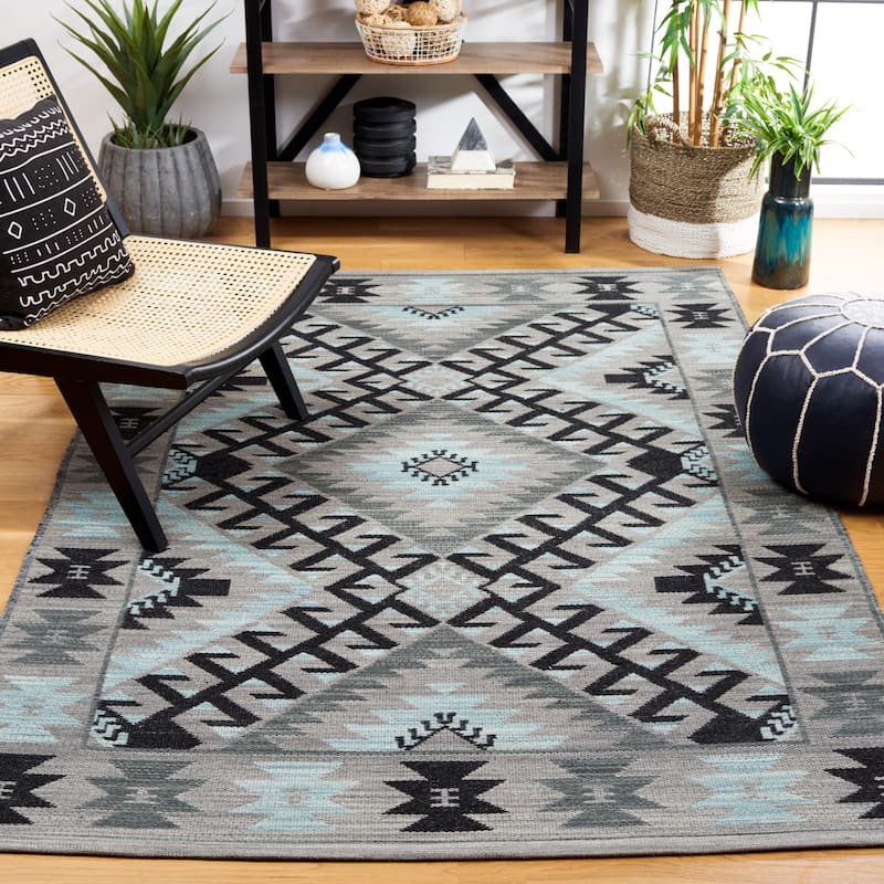 SAFAVIEH Handmade Kilim Reinalda Southwestern Wool Rug - 5' x 8' - Grey/Black