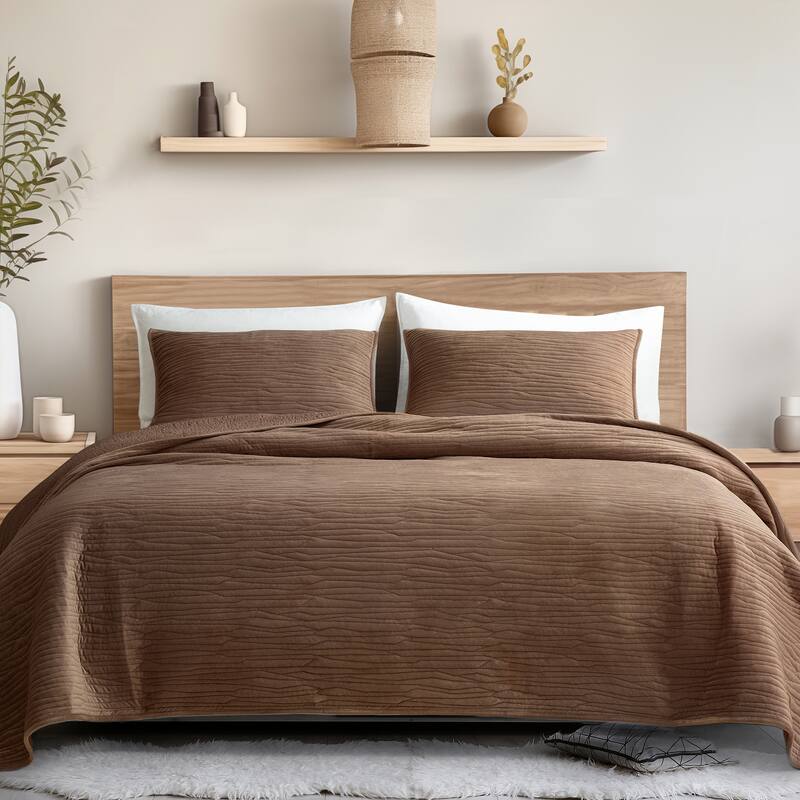 Wonderful Velvet 3 Piece Quilt Set