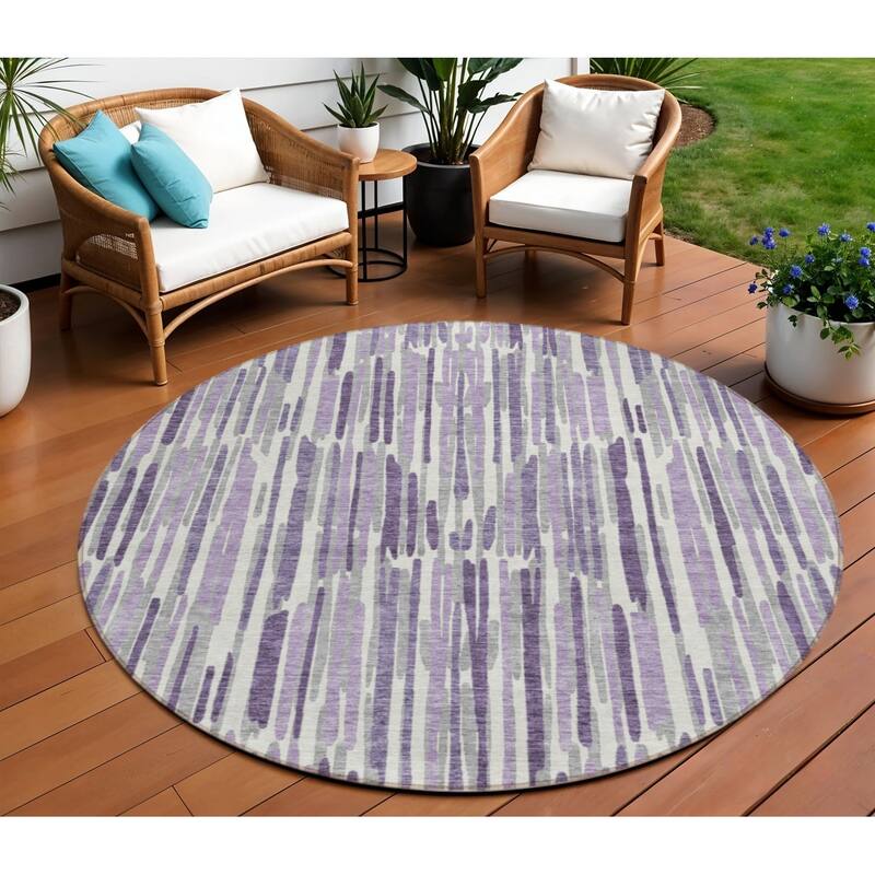 HomeRoots Abstract Transitional Rectangle Outdoor Rug - 8' Round