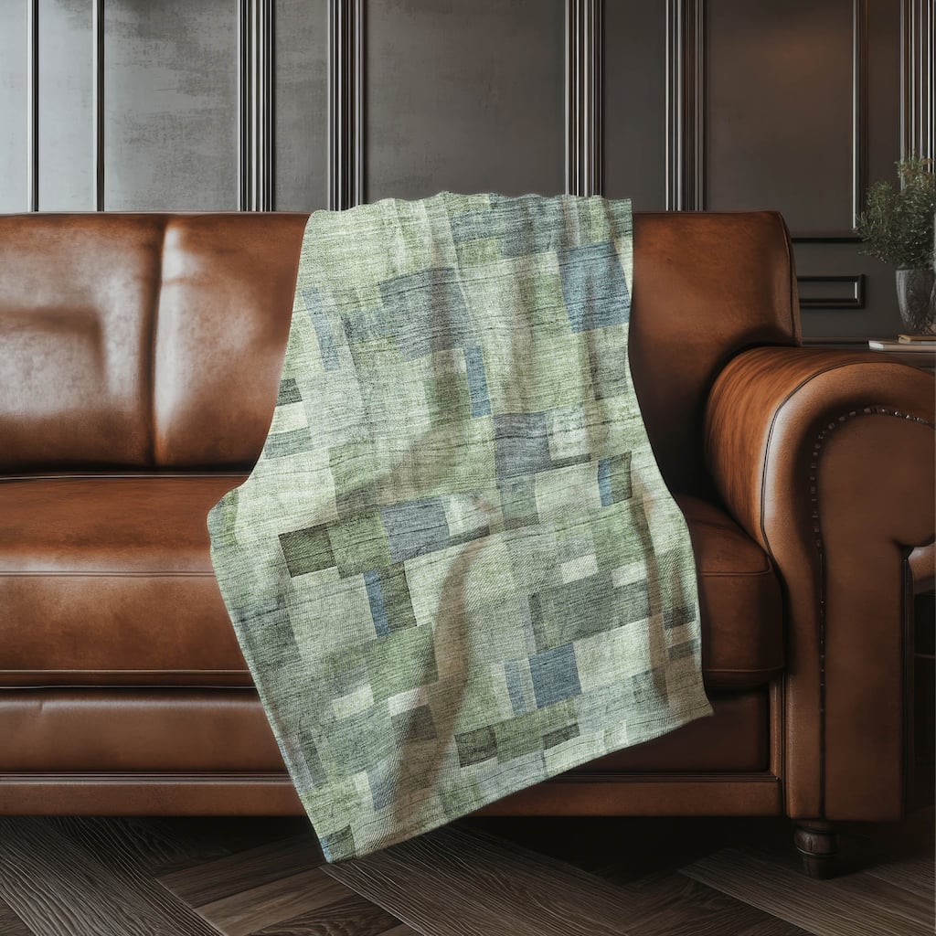 Premium Machine Washable Casual Geo Sherpa Throw Blanket