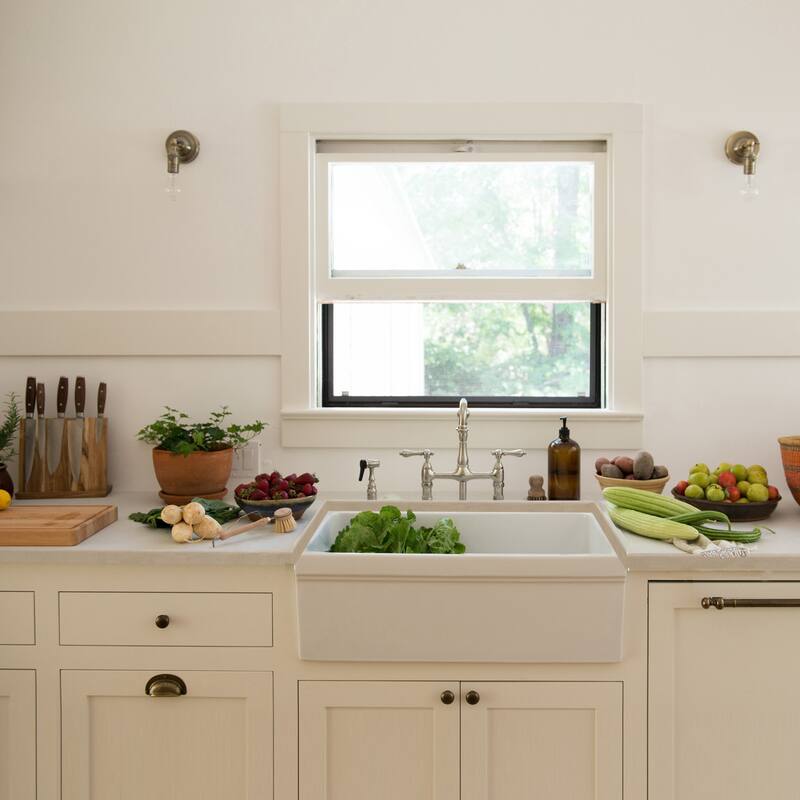 Highpoint Collection Fireclay Reversible Double Lip Farmhouse Sink