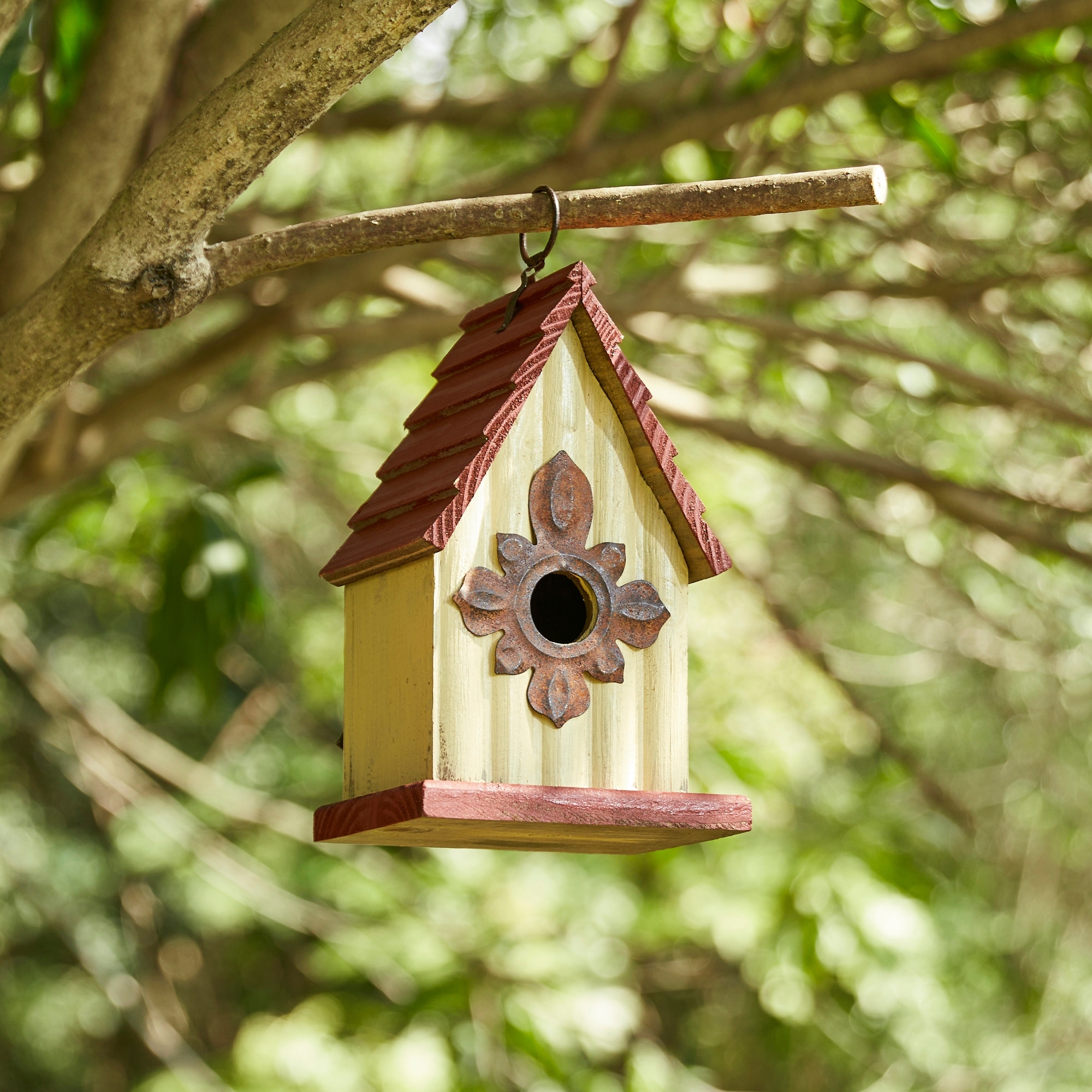 Glitzhome 9"H Fall Farmhouse Solid Wooden Rustic Marple Leaf Birdhouse