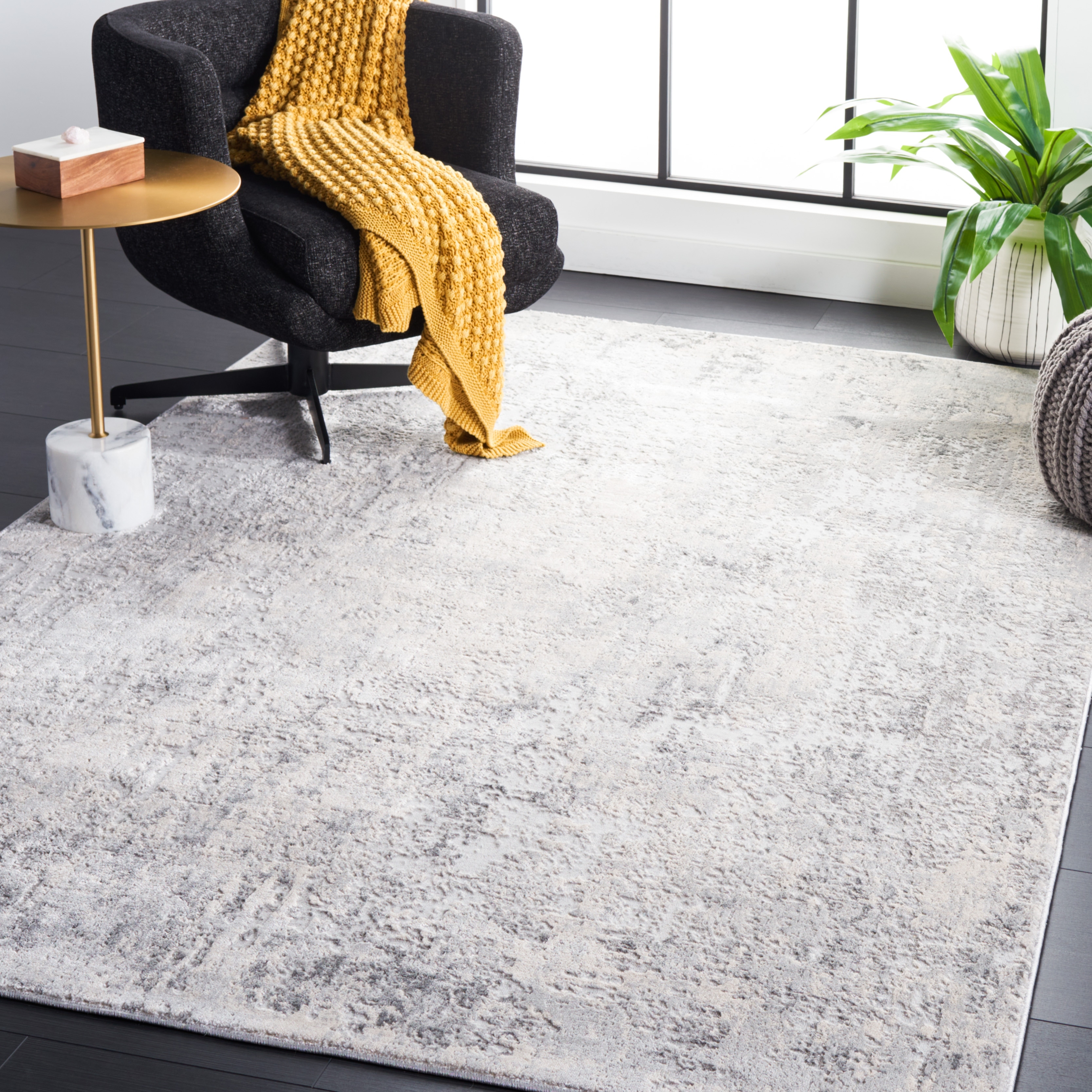 SAFAVIEH Vogue Lelia Modern & Contemporary Rug