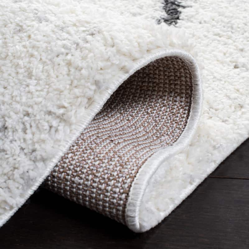 SAFAVIEH August Shag Yukine Trellis 1.26-inch Thick Rug