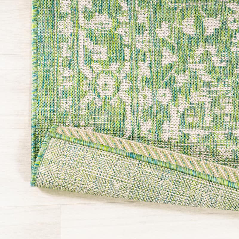 JONATHAN Y Medallion Textured Weave Indoor/Outdoor Area Rug - 5' Round - Cream/Green