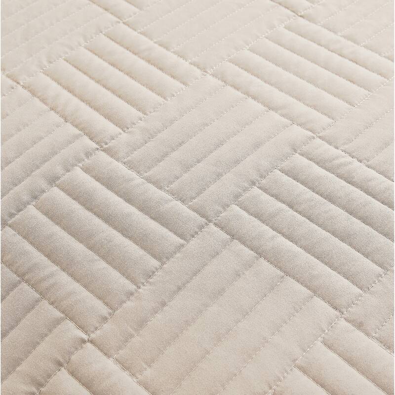 Southshore Fine Linens 3-peice Solid Grid Quilt and Sham Set